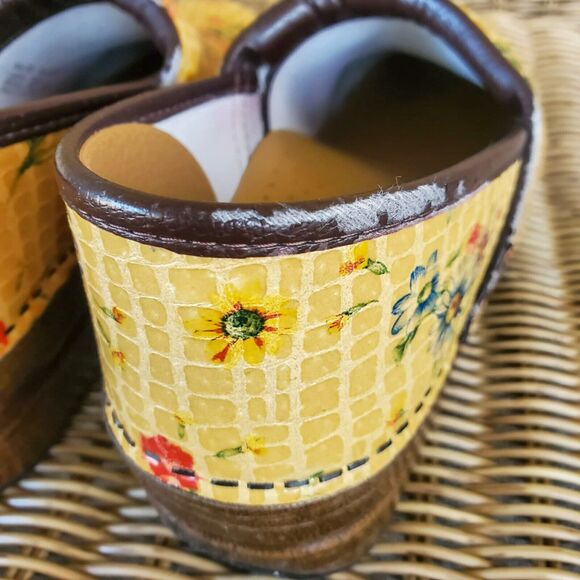 Dansko Yellow Floral Clogs Alligator Crocodile Comfort Women's Size 38 US 7.5-8 - Picture 9 of 10